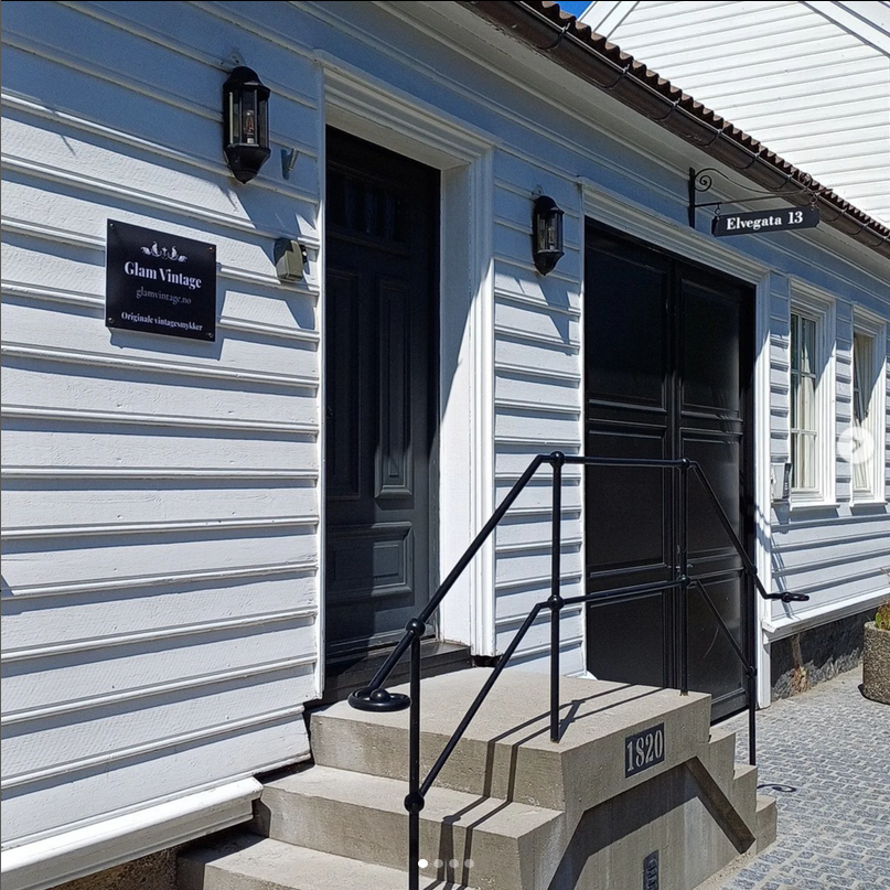 Inngangen til Elvegata 13 (Foto: Glam Vintage). 
